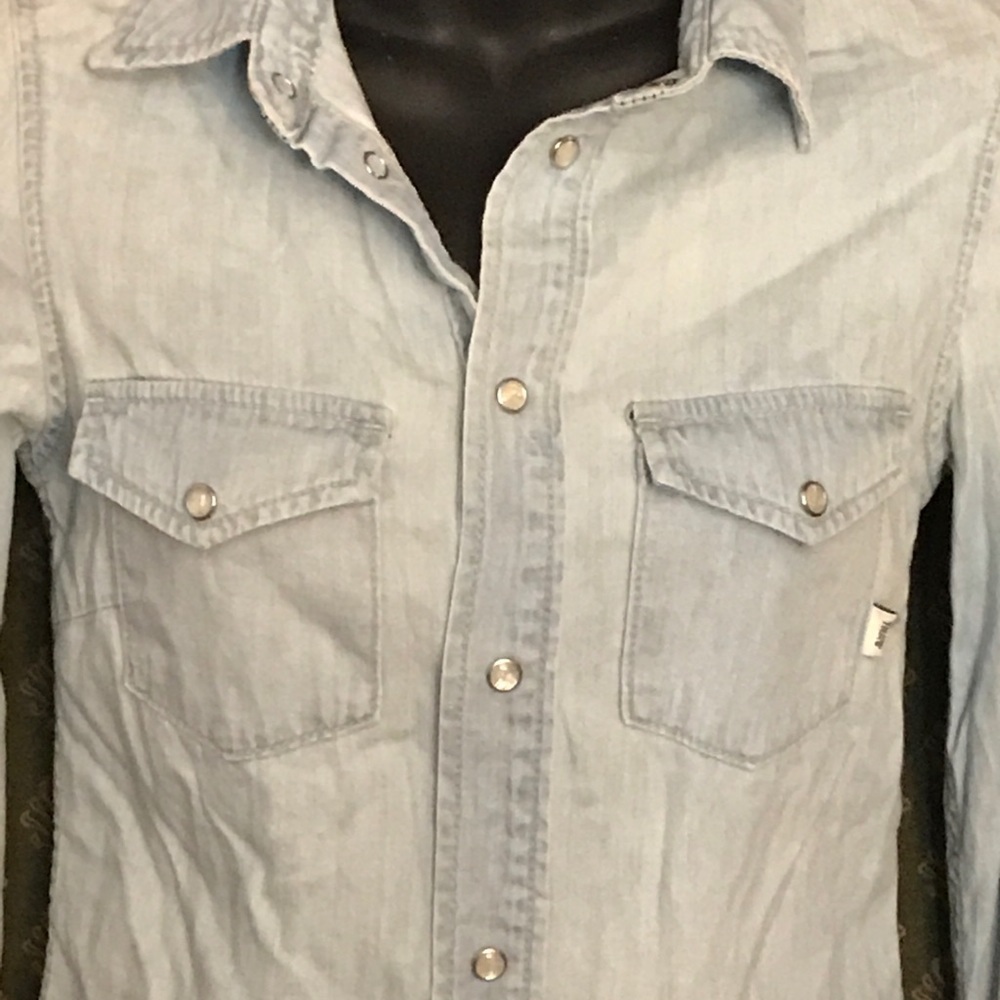 Aritzia tna chambray denim snap button shirt - Picture 2 of 4